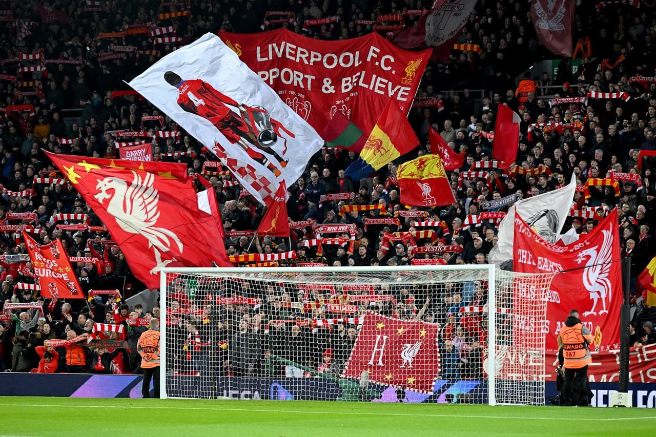 Premier League Football - Liverpool FC Match Ticket at Anfield Stadium - تصویر 7