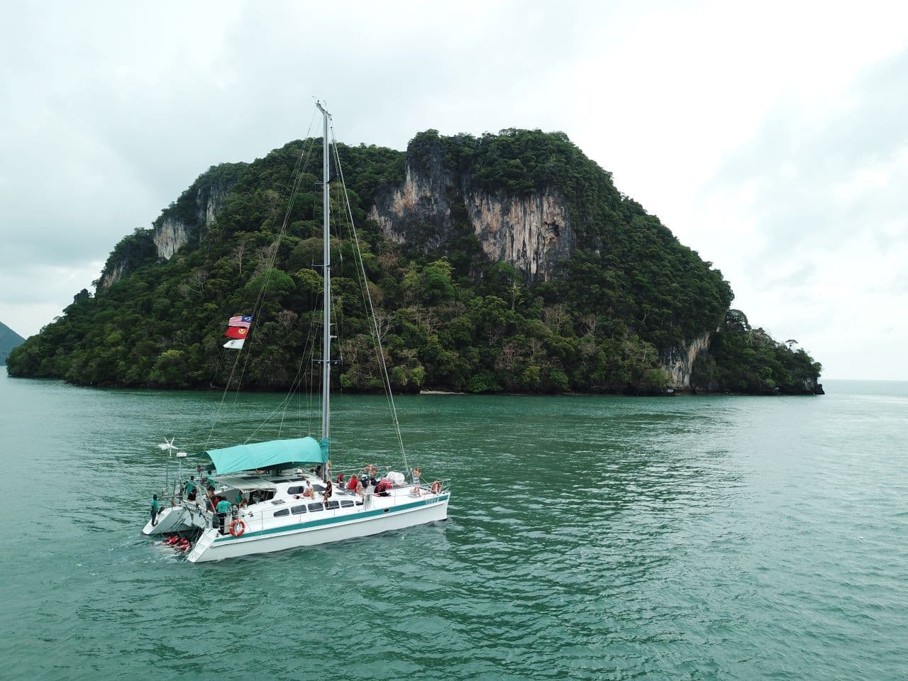 Premium Langkawi Sunset and Day Cruises by Crystal Yacht - تصویر 2