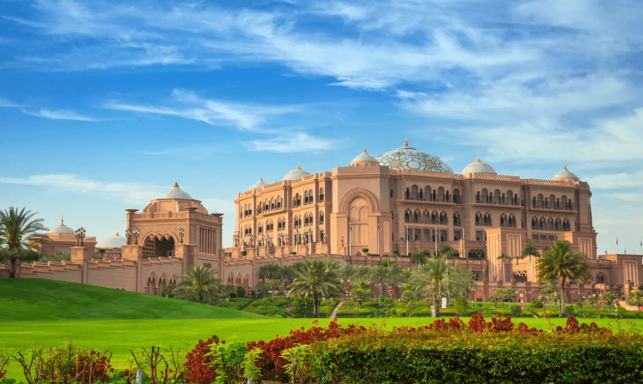Abu Dhabi Full-Day Tour from Dubai: Sheikh Zayed Mosque, Emirates Palace, Corniche - تصویر 5