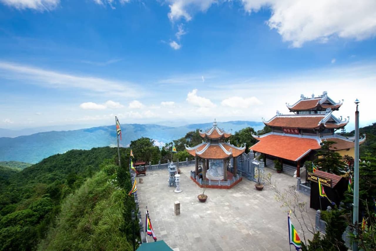 Ba Na Hills and Golden Bridge Full-Day Tour from Da Nang - تصویر 12
