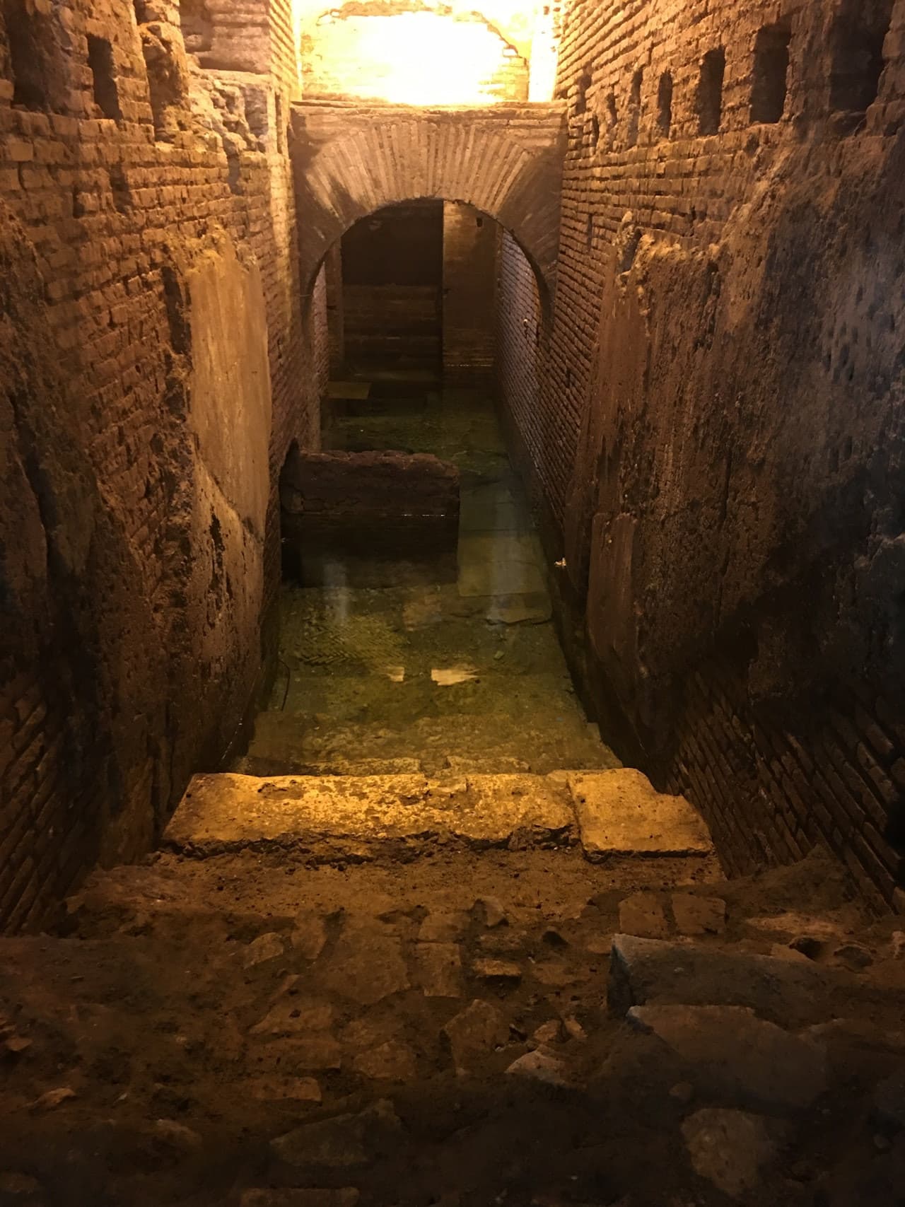 Trevi District Underground: Small Aqueduct Domus - تصویر 2