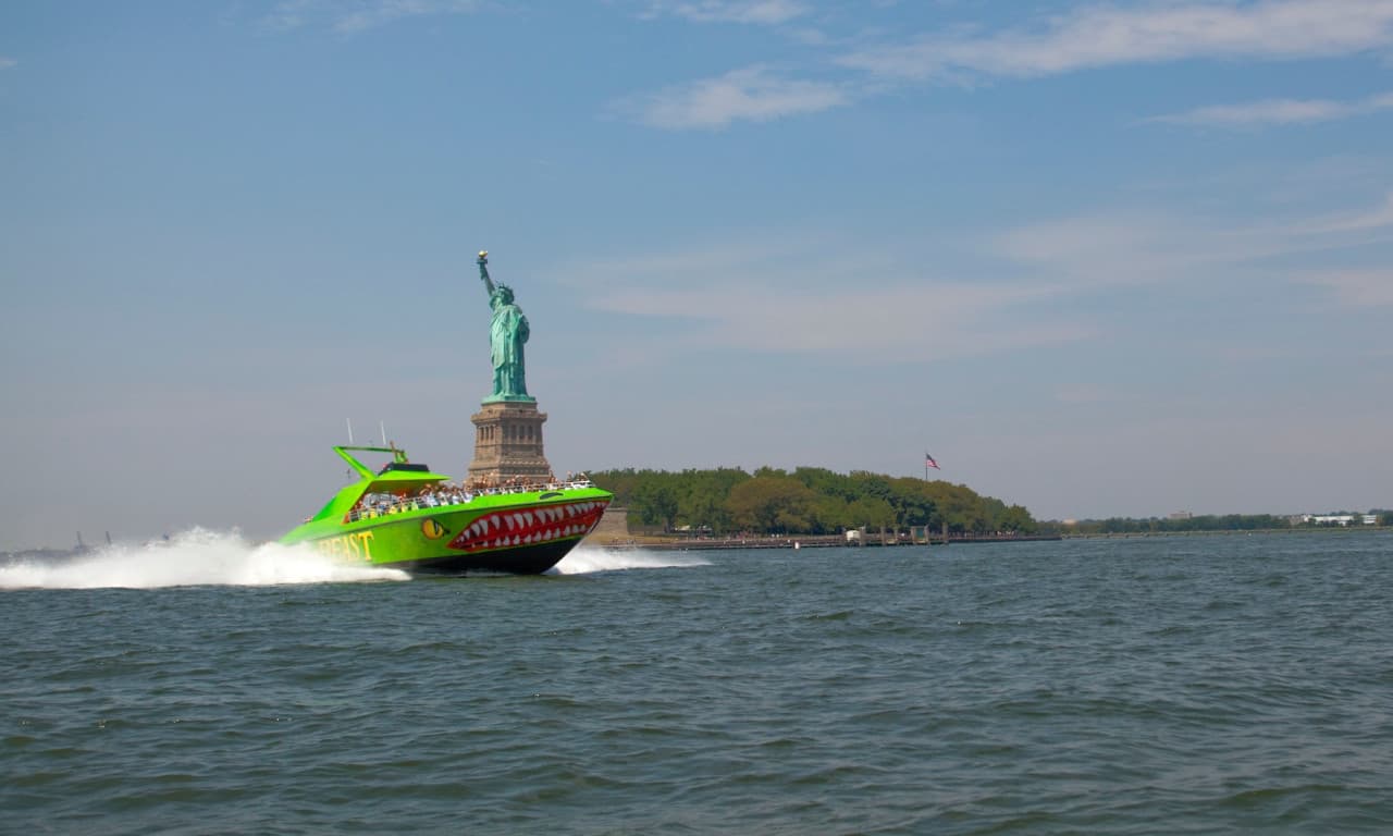 The Beast Speedboat Ride to Statue of Liberty by Circle Line: Reserved Straight-to-Board Ticket - تصویر 6