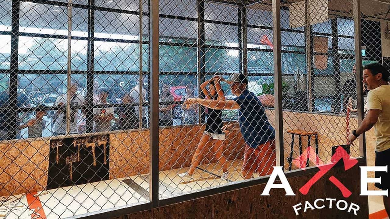 Axe Factor Sentosa: Axe Throwing Experience - تصویر اصلی