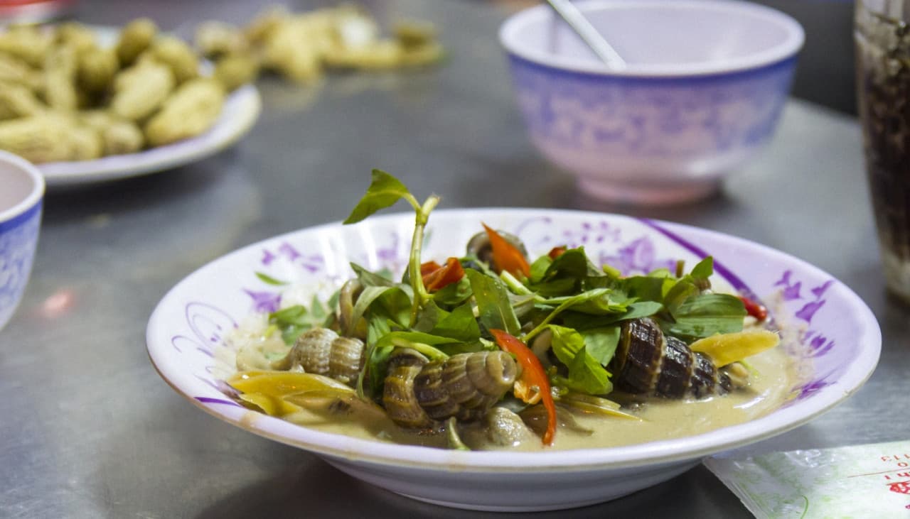 Ho Chi Minh City Night Food Tour by Motorbike - تصویر 8