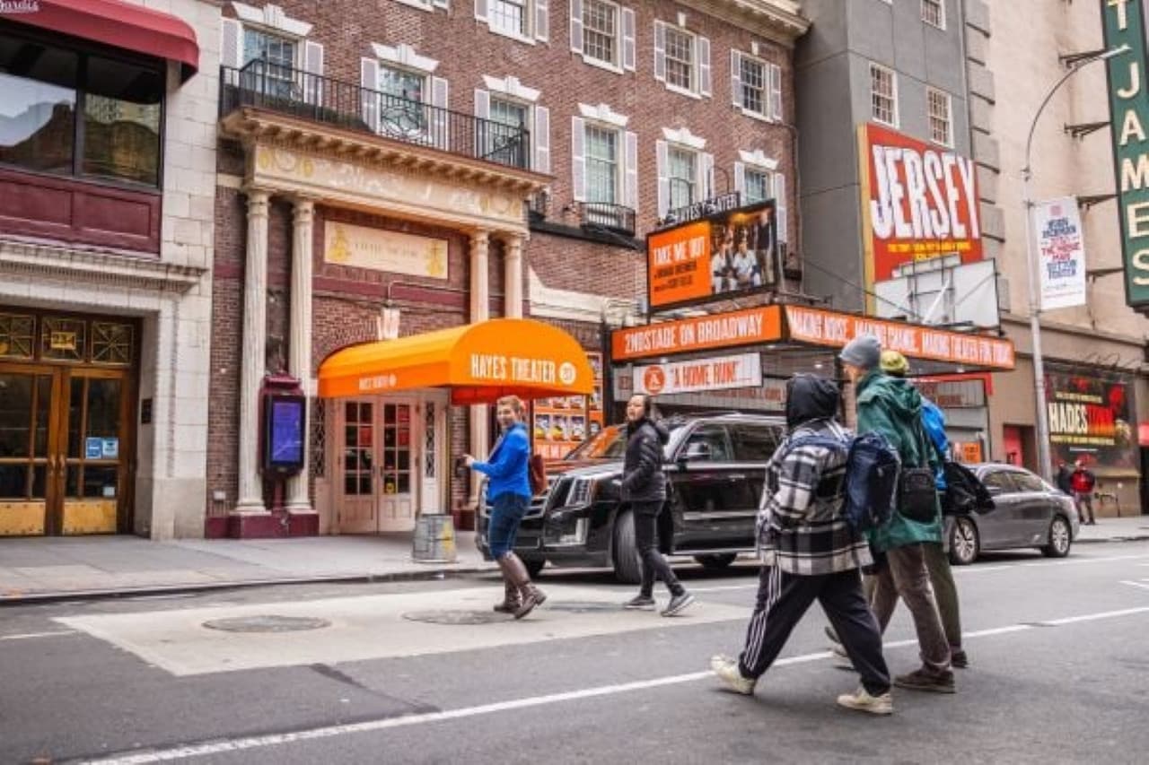 New York Broadway Walking Tour with Studio Visit - تصویر 5