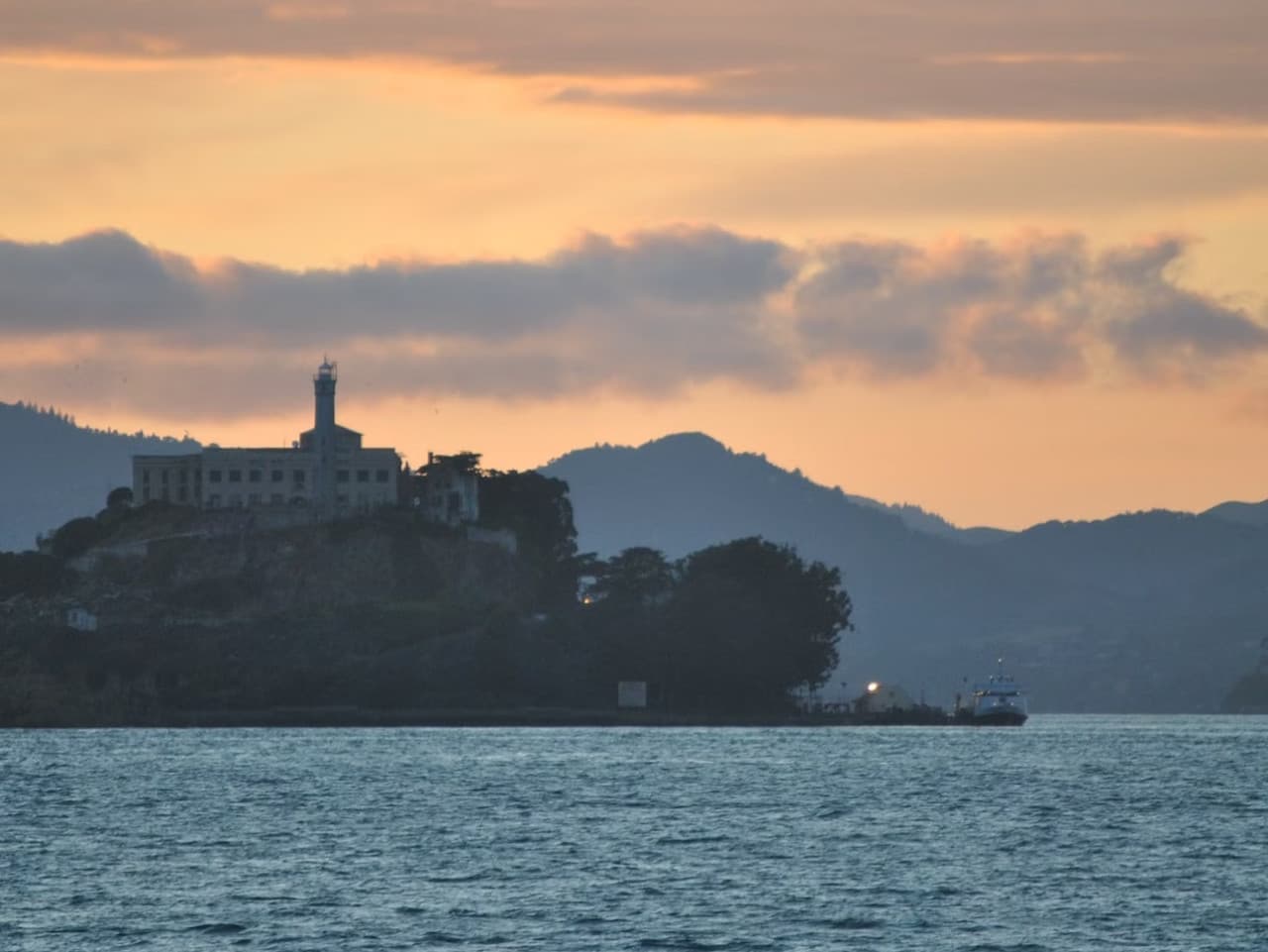 San Francisco Bay 2 Hour Sunset or Evening Sightseeing Boat Cruise by Red and White Fleet - تصویر 9