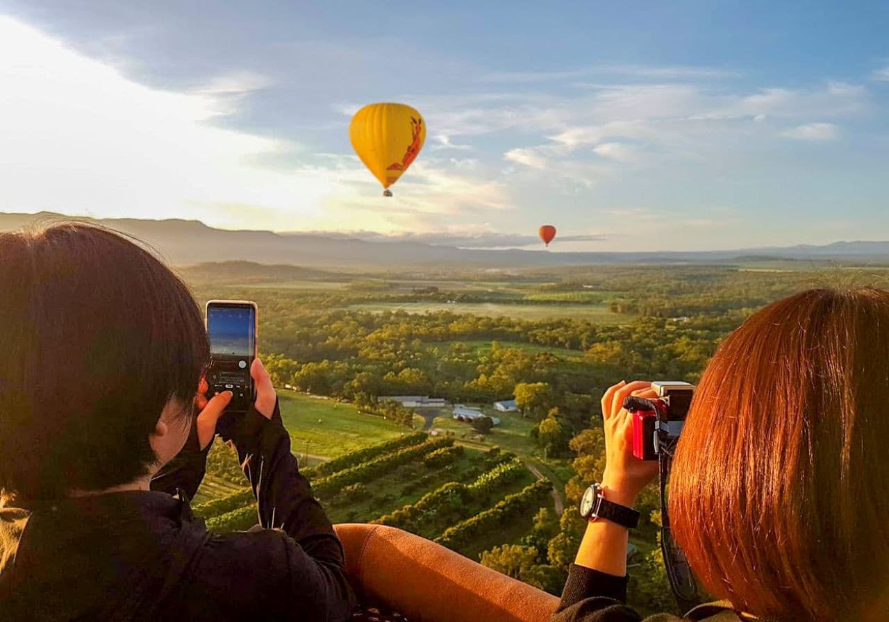 Cairns Hot Air Balloon Flight with Sparkling Wine and Optional Round Trip Transfer - تصویر 2