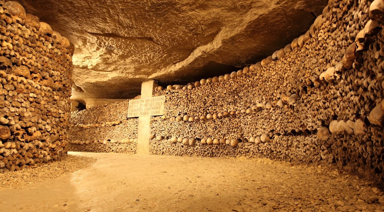 The Paris Catacombs - Skip-the-line with Audio Guide - تصویر 5