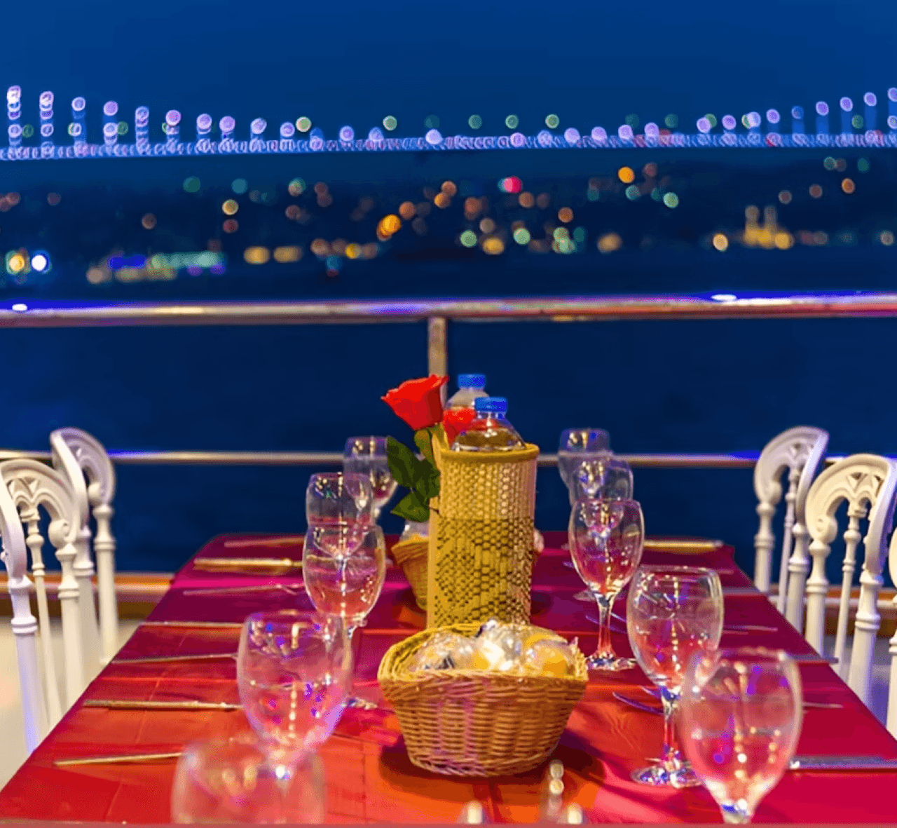 Bosphorus Dinner Cruise with Turkish Night Show - تصویر 4