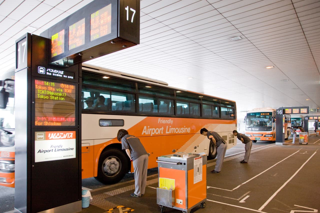 Narita International Airport Limousine Bus Transfers - تصویر 2