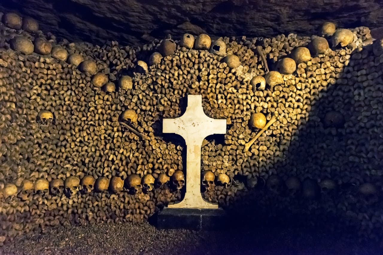 The Paris Catacombs - Skip-the-line with Audio Guide - تصویر 2