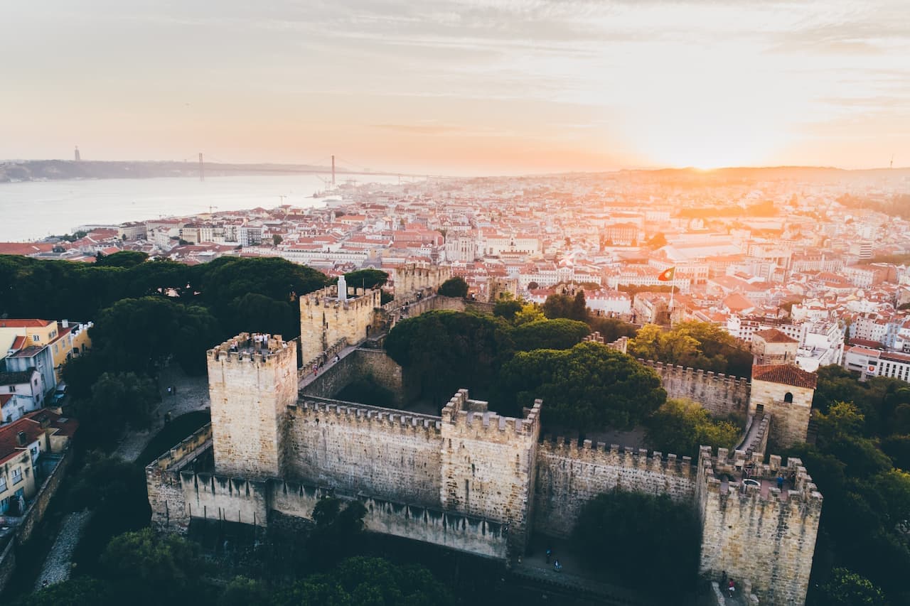 Lisbon Hop-on Hop-off Bus Tour - تصویر 12
