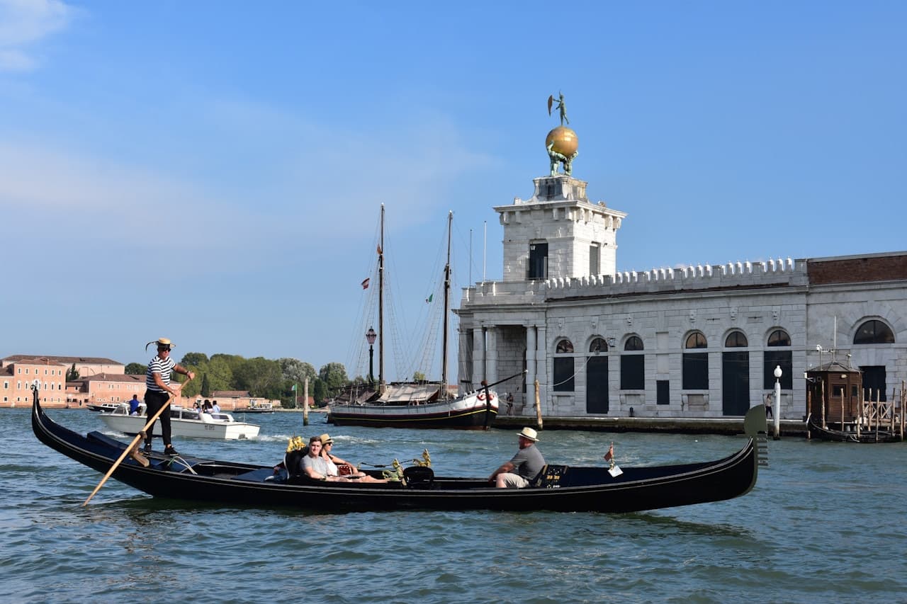 Venice: Gondola Ride with Live Commentary - تصویر 7