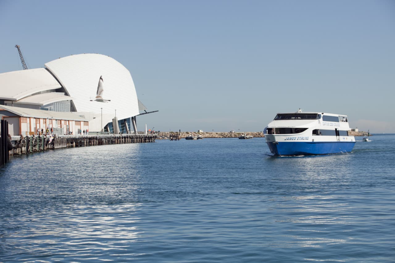 Captain Cook Cruises - Swan River Lunch Cruise - تصویر 5
