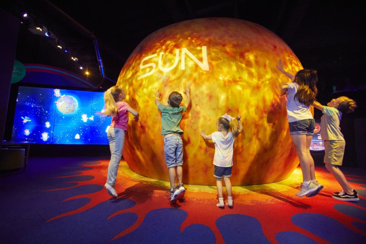 Kennedy Space Center Visitor Complex Admission with Round Trip Transportation from Orlando Area - تصویر 19