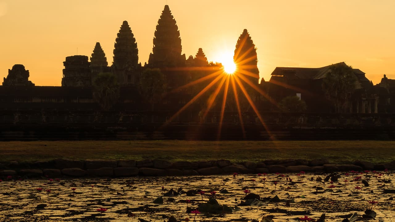 Angkor Temples Sunrise Tour by Tuk-Tuk - تصویر اصلی