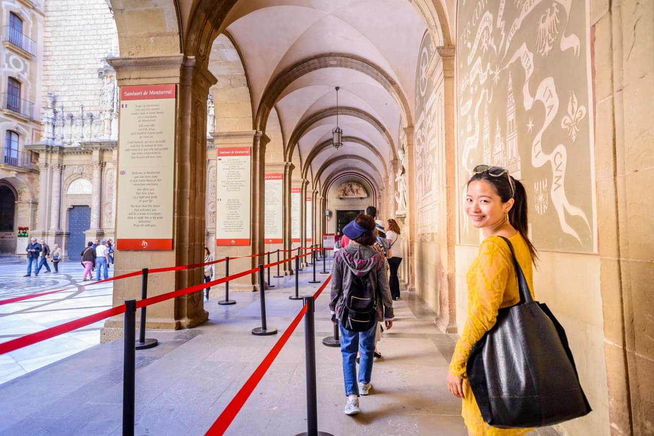 Montserrat, Girona, and Costa Brava Tour from Barcelona - تصویر 15