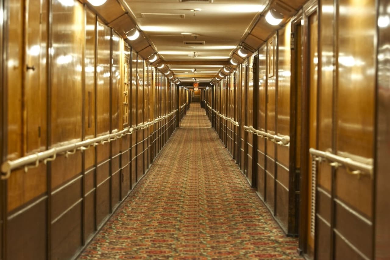 The Queen Mary Ticket - تصویر 7