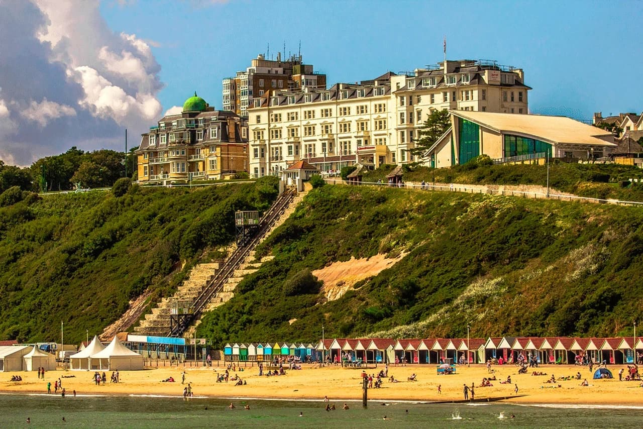 City Sightseeing Bournemouth Hop-on Hop-off Bus Tour - تصویر 9