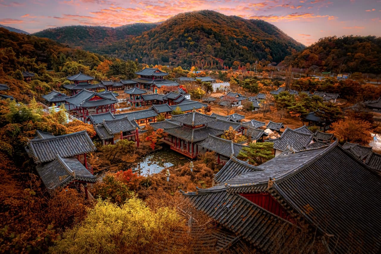 Gyeongju Autumn Foliage One Day Tour from Busan - تصویر 3