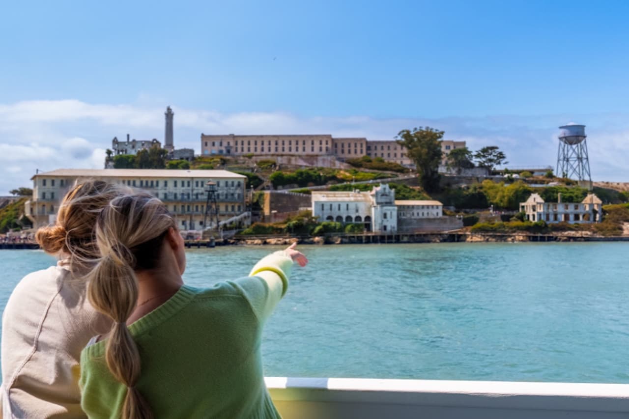 Official Alcatraz Island Admission Ticket + Audio Tour with Roundtrip Ferry by Alcatraz City Cruises - تصویر 2