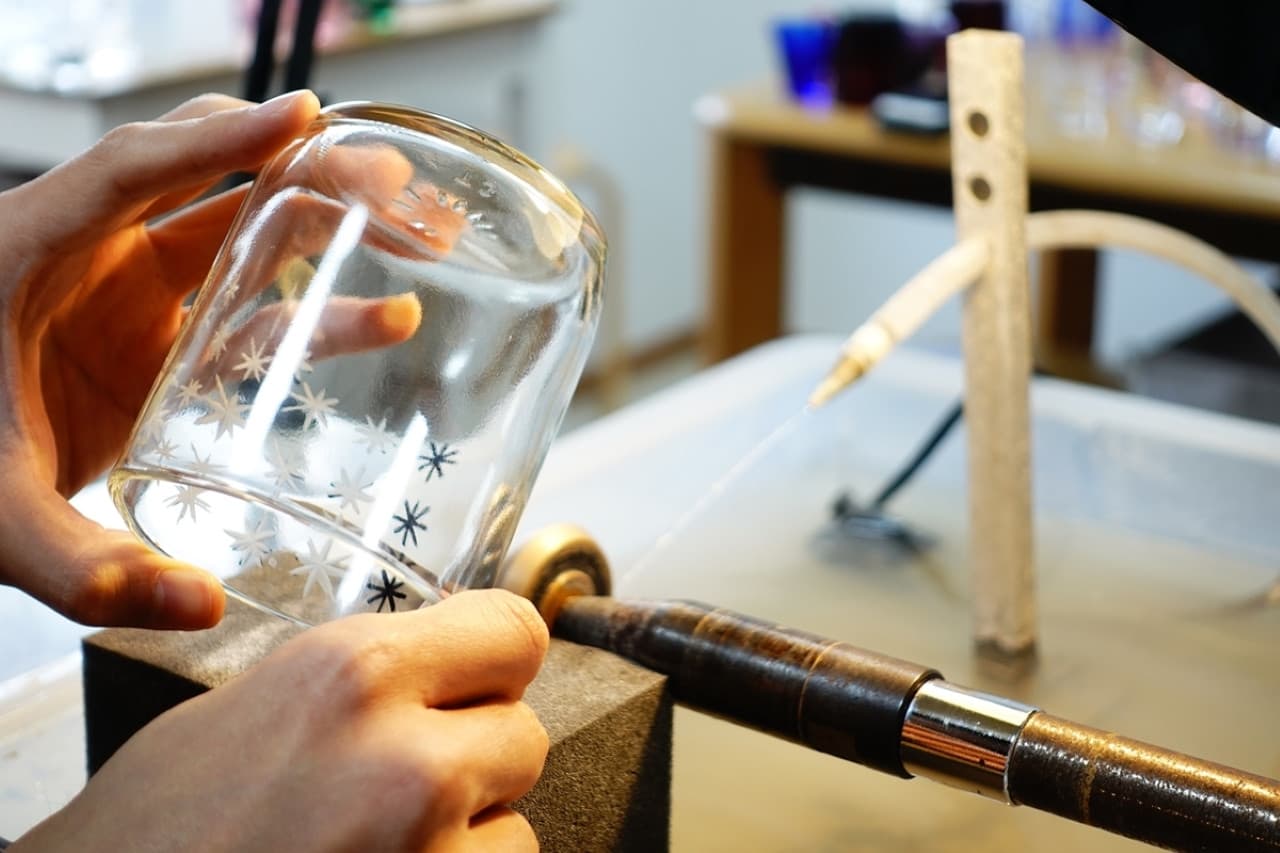 Edo Kiriko Glass Carving Experience - تصویر 2