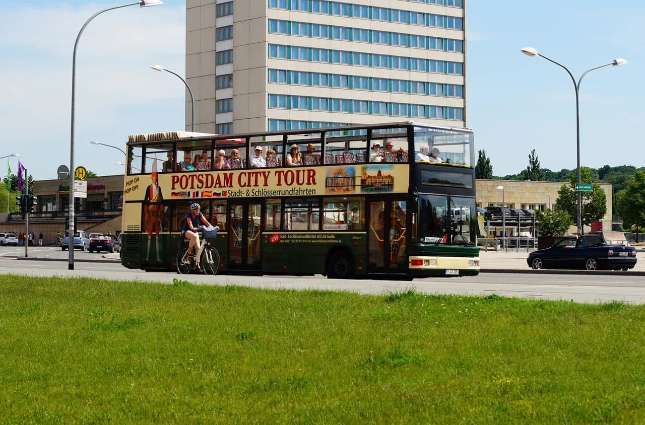 City Sightseeing Potsdam Hop-on Hop-off Bus Tour - تصویر 2