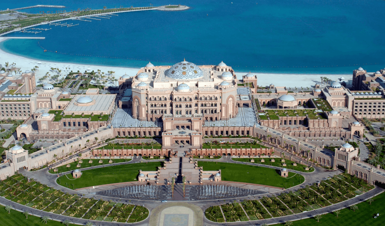 Abu Dhabi Full-Day Tour from Dubai: Sheikh Zayed Mosque, Emirates Palace, Corniche - تصویر 4