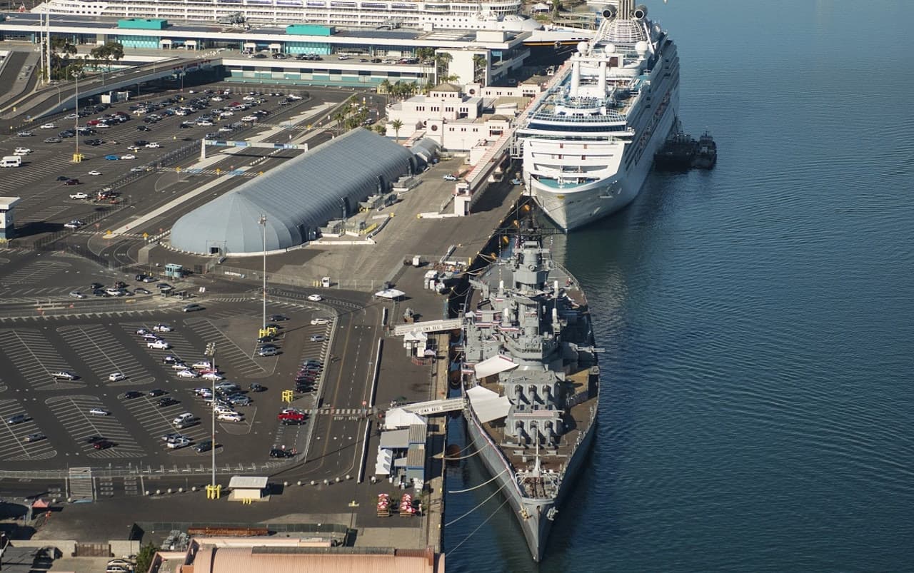 Battleship Iowa Museum - تصویر 2