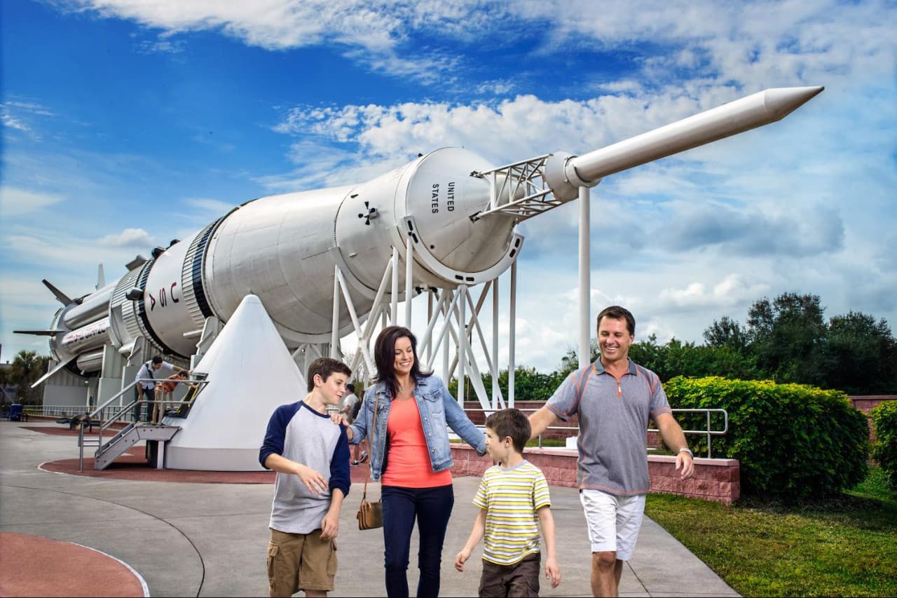 Kennedy Space Center Visitor Complex Admission with Round Trip Transportation from Orlando Area - تصویر 2