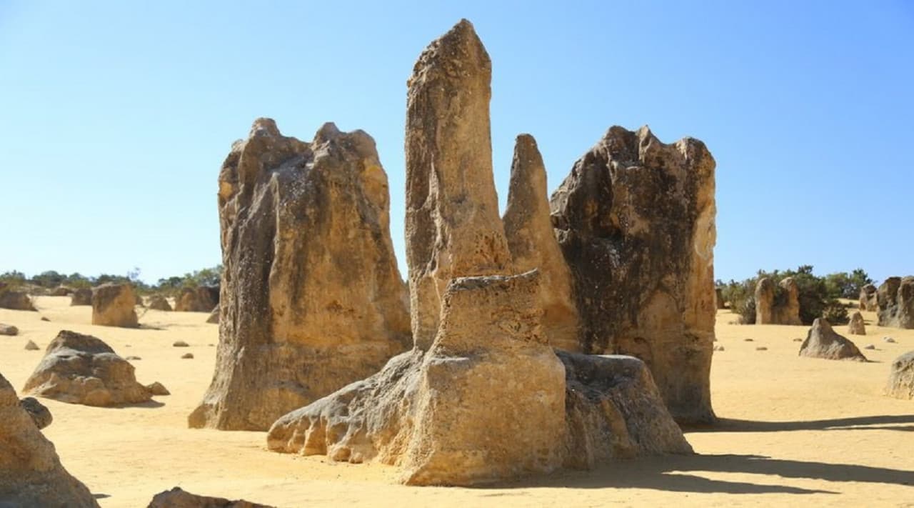 Pinnacles Desert and New Norcia Tour from Perth - تصویر 4