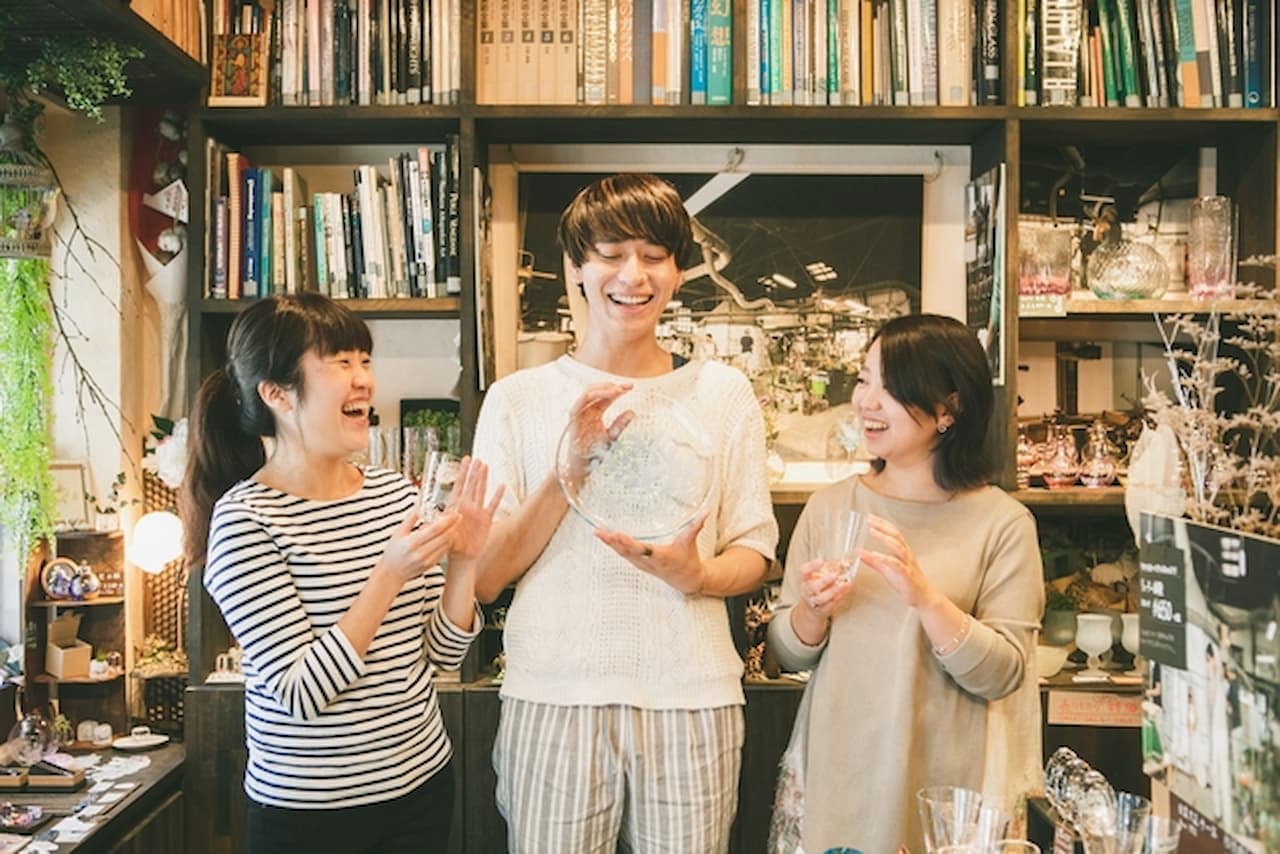 Glass Carving Experience at Tokyo Small Museum of Books About Glass - تصویر 4