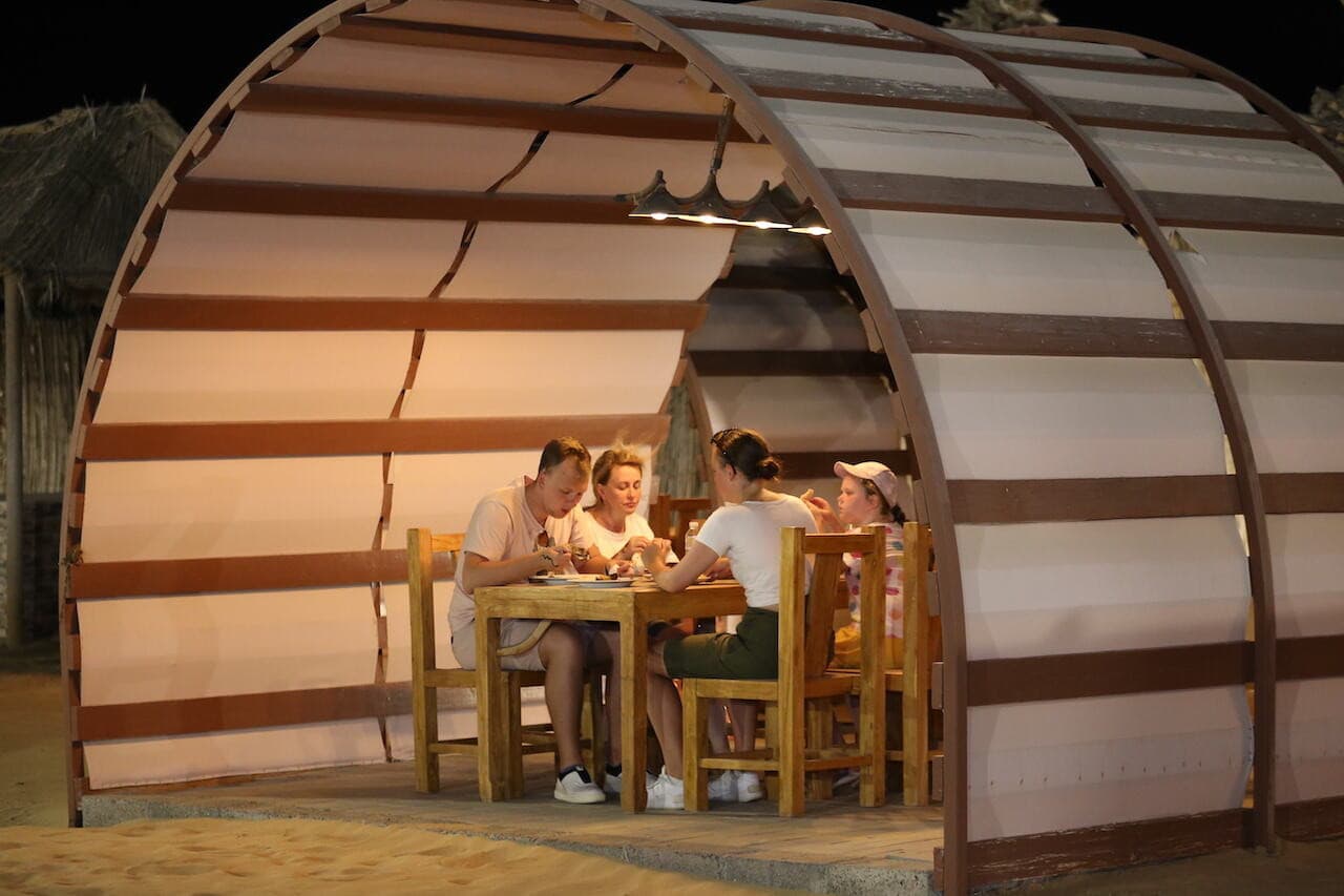 Premium Evening Desert Safari Tour from Dubai with BBQ Dinner - تصویر 15