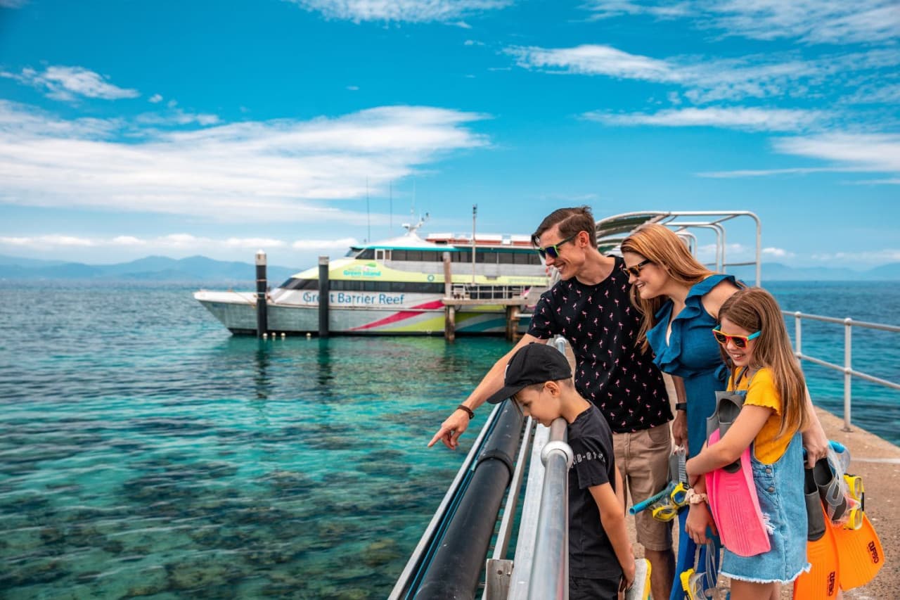 Green Island Reef Full-Day Cruise - تصویر اصلی