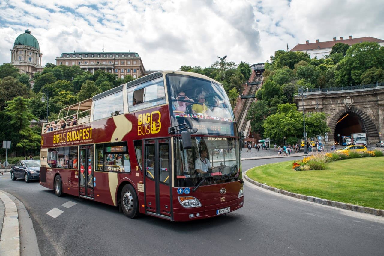 Big Bus Budapest Hop-on Hop-off Bus Tour - تصویر 3