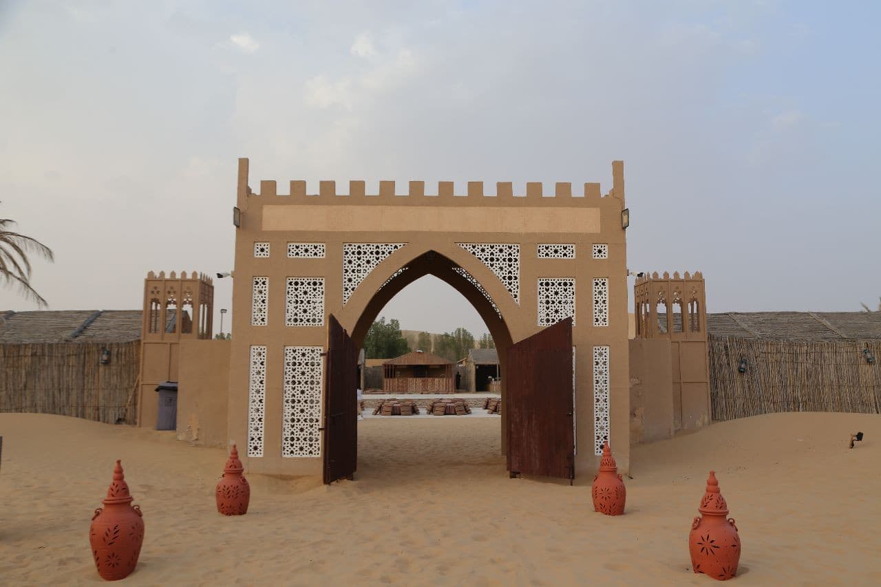 Premium Evening Desert Safari Tour from Dubai with BBQ Dinner - تصویر 23