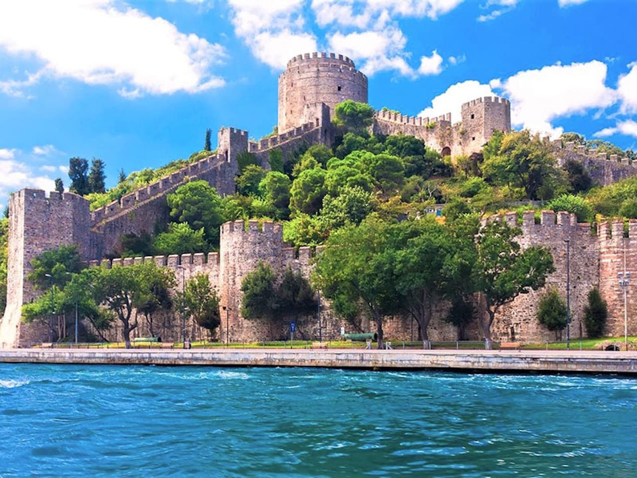 Istanbul Sightseeing Tour, Dolmabahce Palace and Bosphorus Cruise - تصویر اصلی