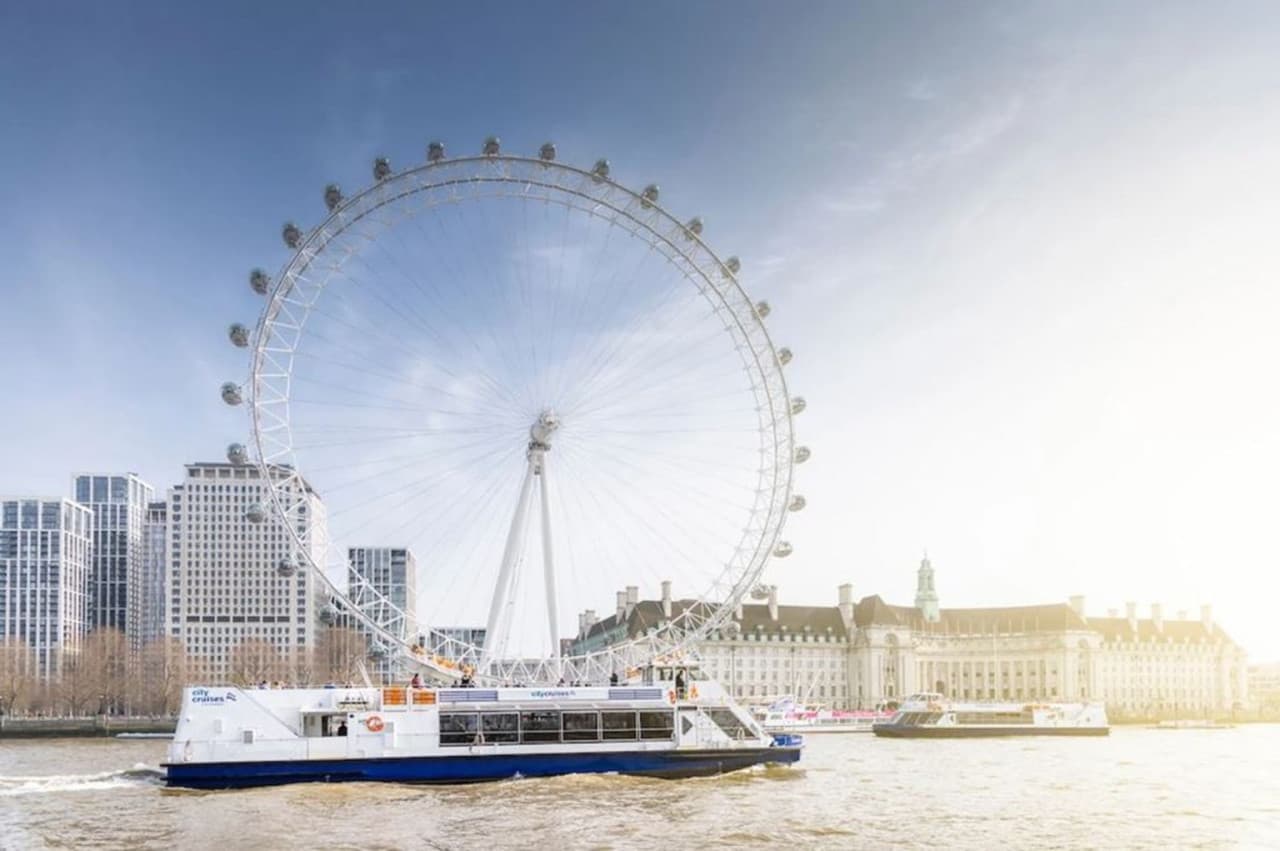 Afternoon Tea Cruise on the River Thames - تصویر اصلی