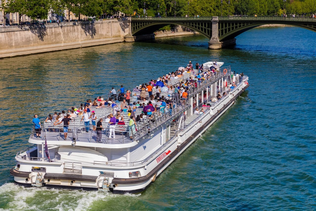 Seine River Sightseeing Cruise by Bateaux Mouches - تصویر 7