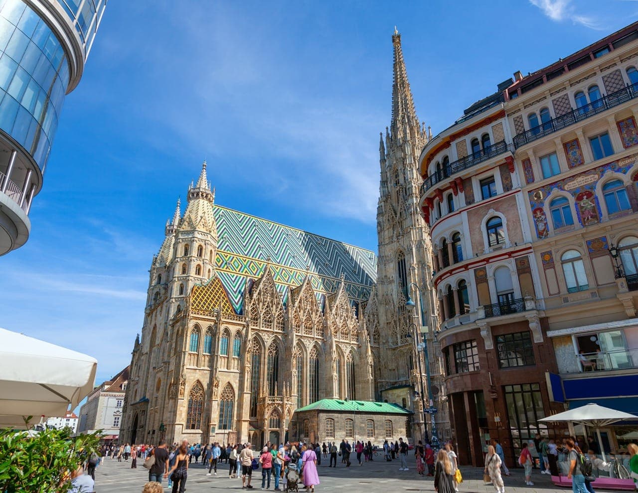 Vienna Old Town, Hofburg Palace Courtyard, and St. Stephen's Cathedral Walking Tour - تصویر 21