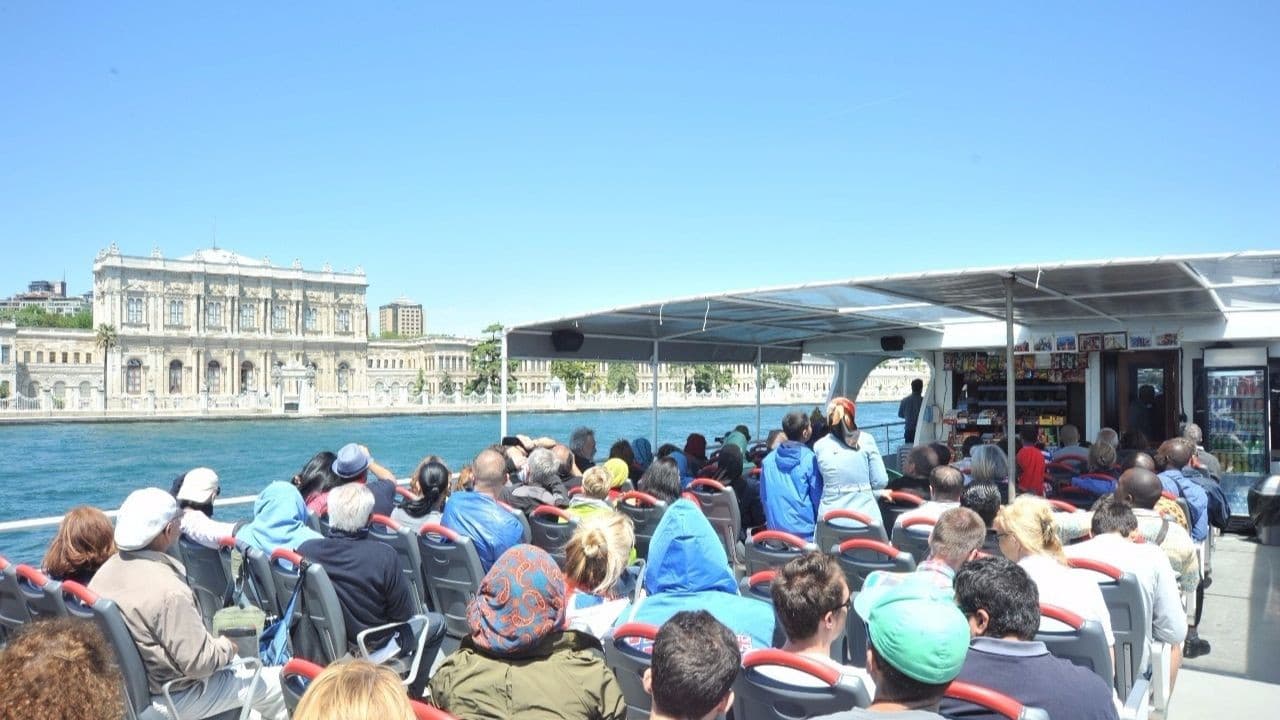 Golden Horn and Bosphorus Sightseeing Cruise with Audio Guide - تصویر 2