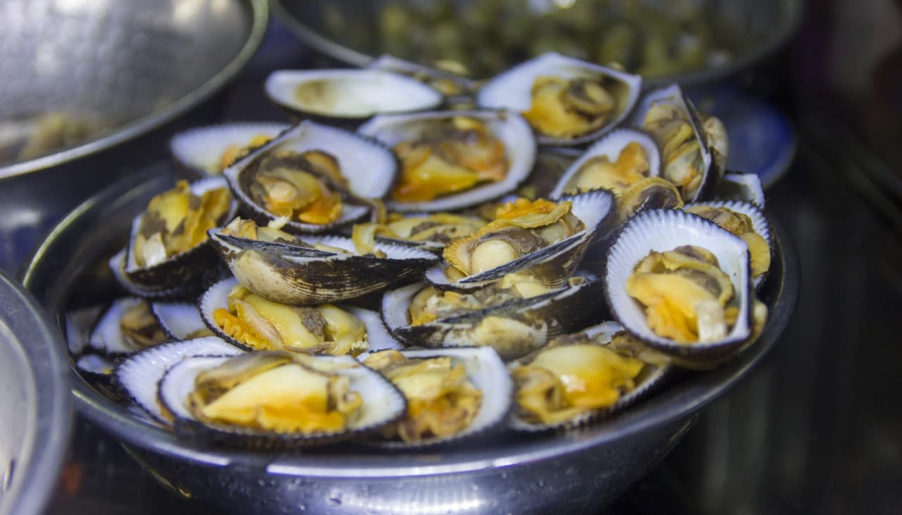 Ho Chi Minh City Night Food Tour by Motorbike - تصویر 3