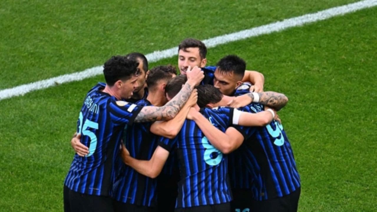 Italian Serie A Football - Inter Milan FC Match Ticket at Giuseppe Meazza (San Siro) Stadium - تصویر اصلی