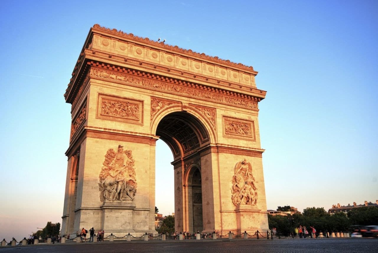 Paris Open-Top Bus Tour and Eiffel Tower Reserved Access - تصویر 5