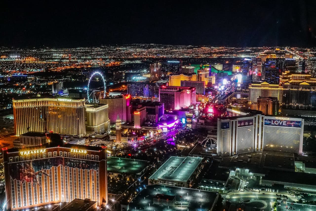 Las Vegas Strip Helicopter Night Flight - تصویر 5
