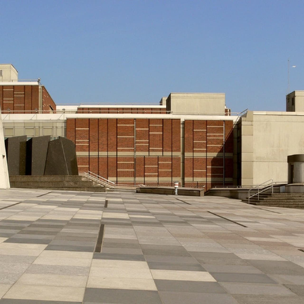 Museum of Decorative Arts (Kunstgewerbemuseum): Skip The Line - تصویر 2