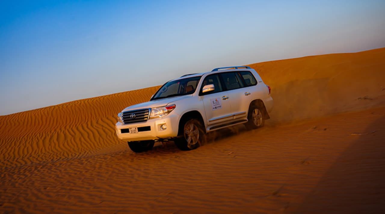 Evening Desert Safari Tour from Dubai with BBQ Dinner - تصویر اصلی