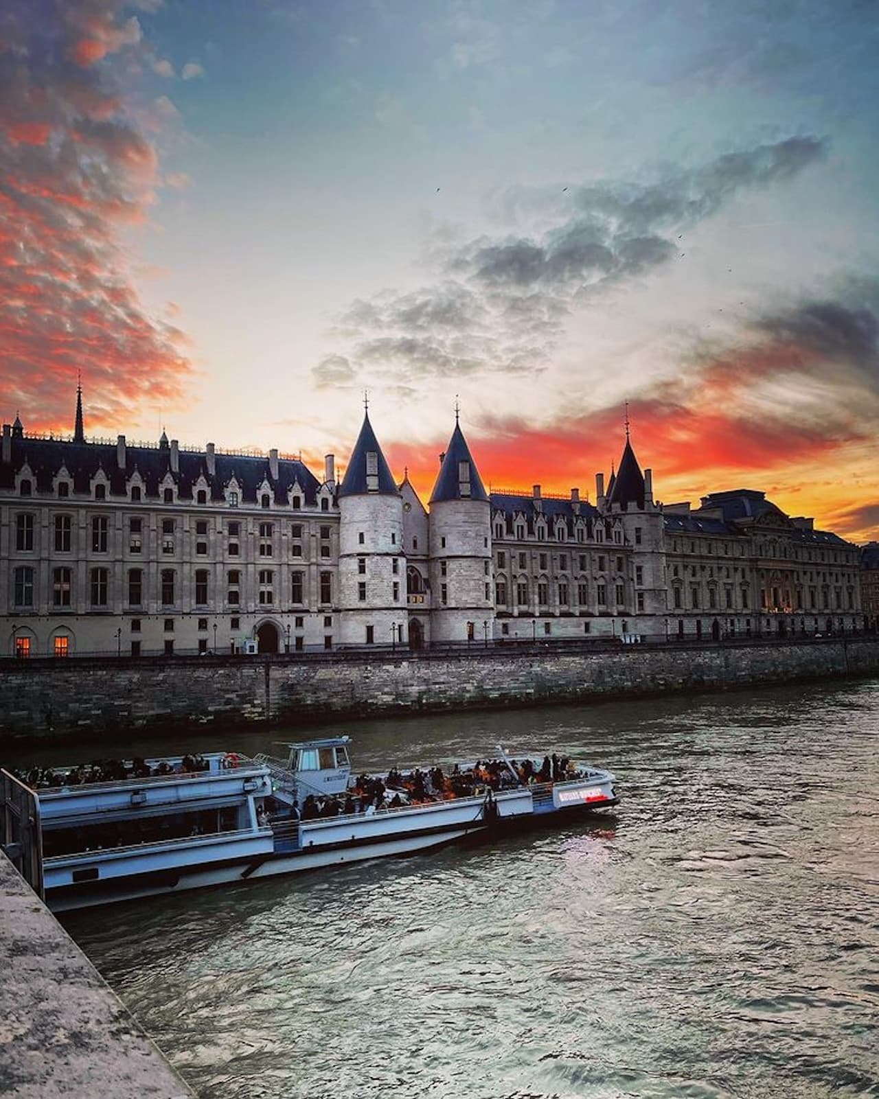 Seine River Sightseeing Cruise by Bateaux Mouches - تصویر 13