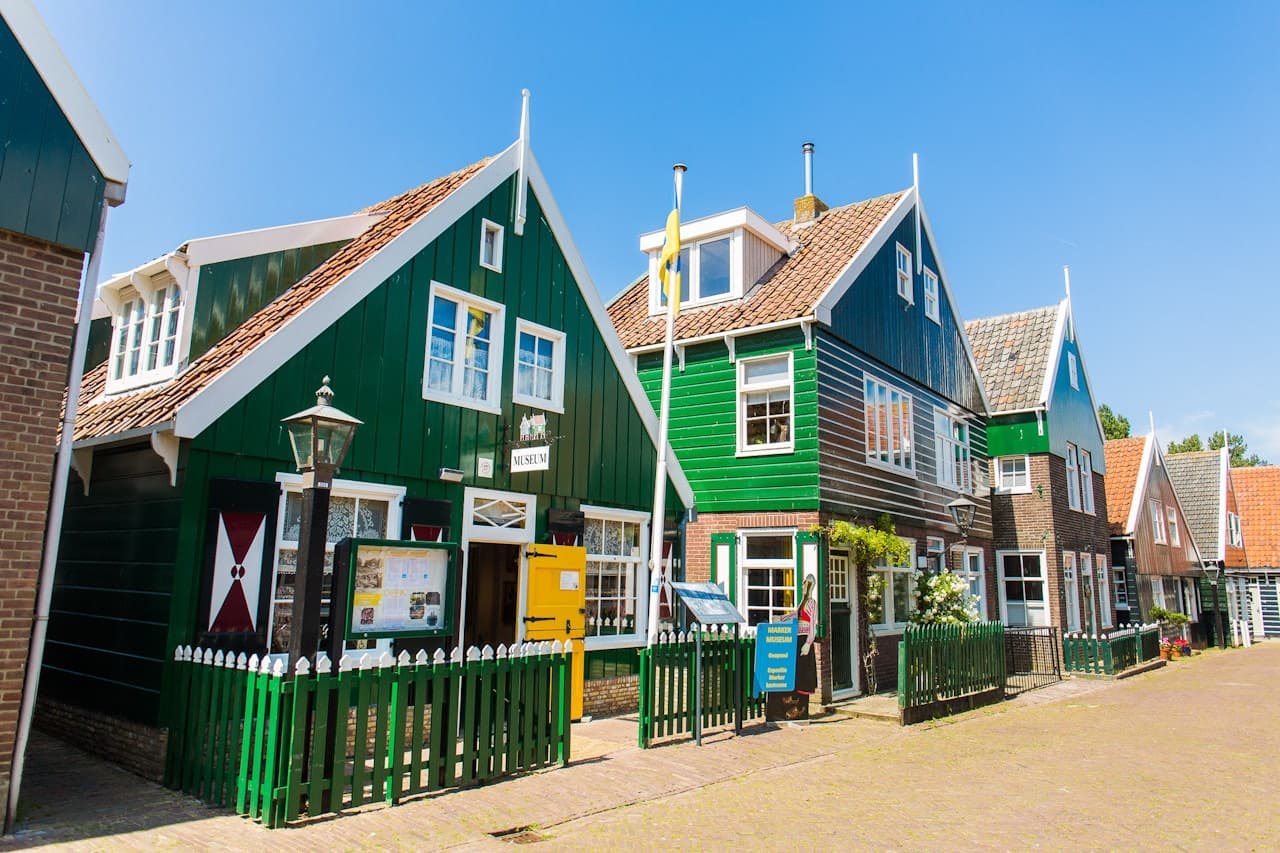 Volendam, Marken, and Windmills Half-Day Tour from Amsterdam - تصویر 3