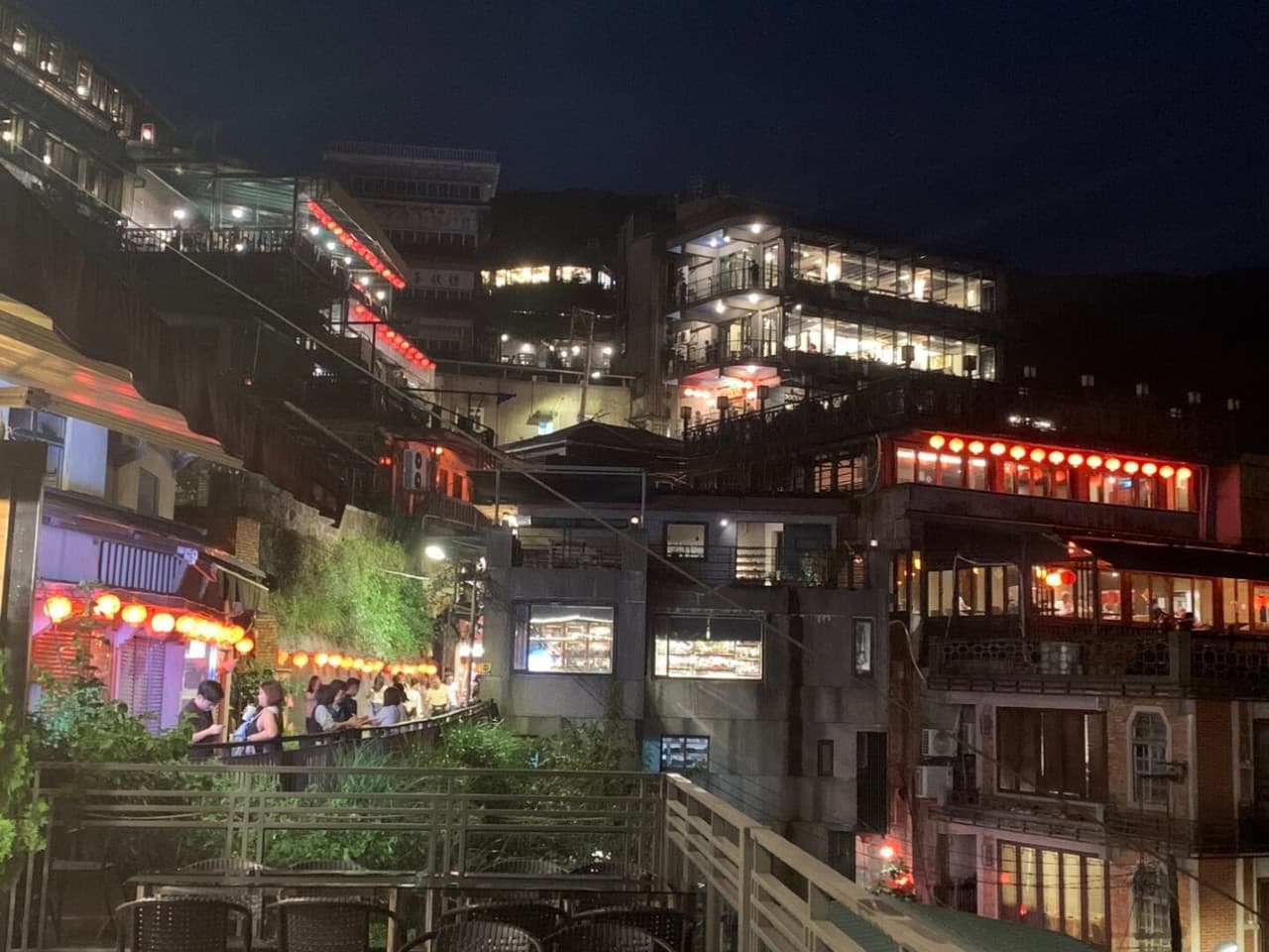 Jiufen Night Tour from Taipei: Jiufen Old Street, ShueiNanDong Golden Waterfall, Baoshishan Lookout - تصویر 9
